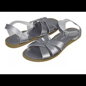 Saltwater original sandal toddler sz 12_pewter color